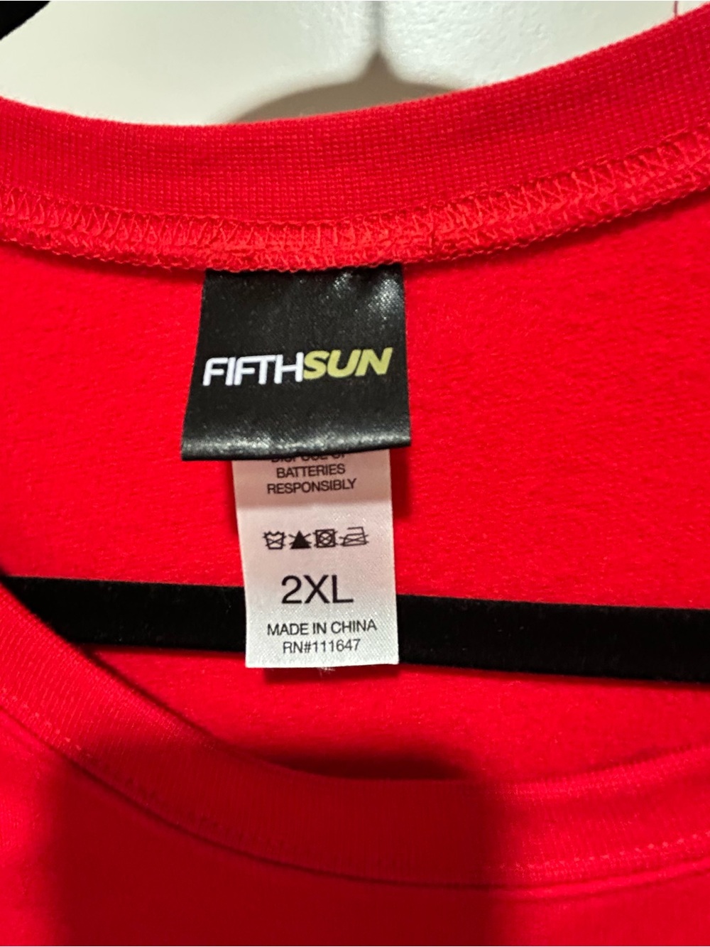 Fifth Sun women’s size 2XL Red Holiday Dog and Cat Wreath long sleeve sweatshirt - Picture 4 of 6
